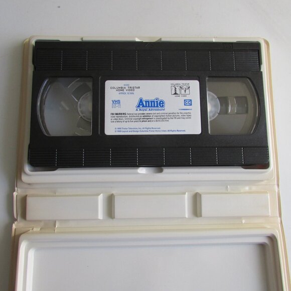 VHS Tapes - Annie grouping - Picture 6 of 10